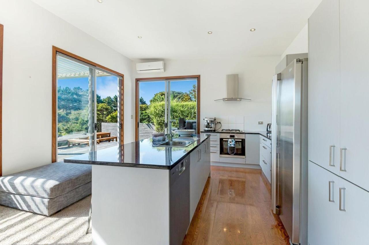 Karaka Sanctuary With Spa Pool By Waiheke Unlimited Oneroa Camera foto