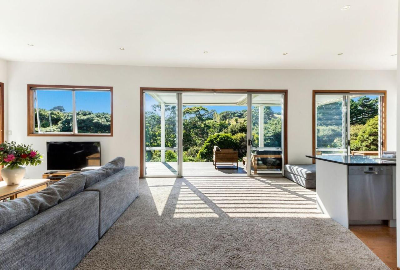 Karaka Sanctuary With Spa Pool By Waiheke Unlimited Oneroa Camera foto